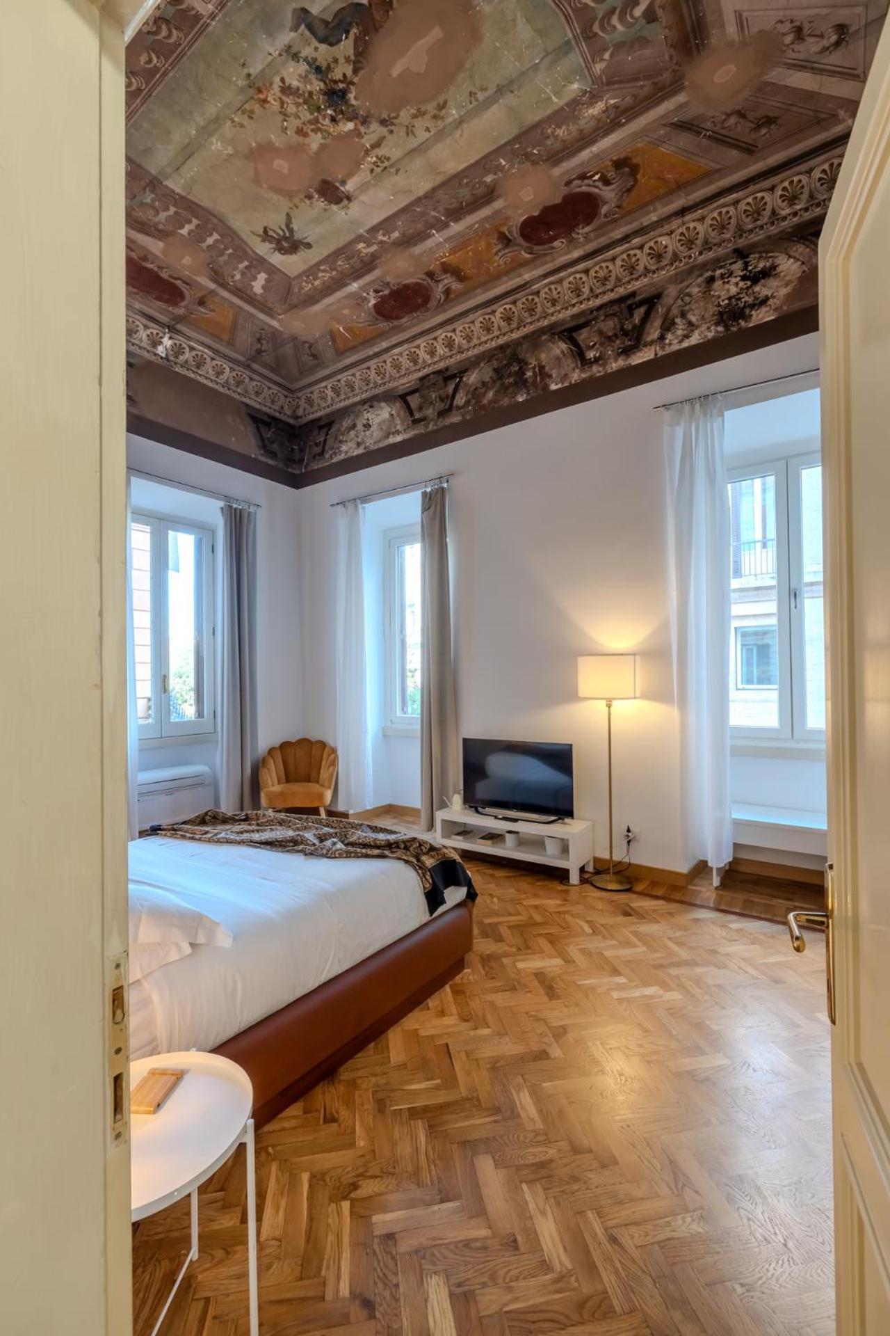 Appartamento Storico In Zona Barberini Rome Exterior photo